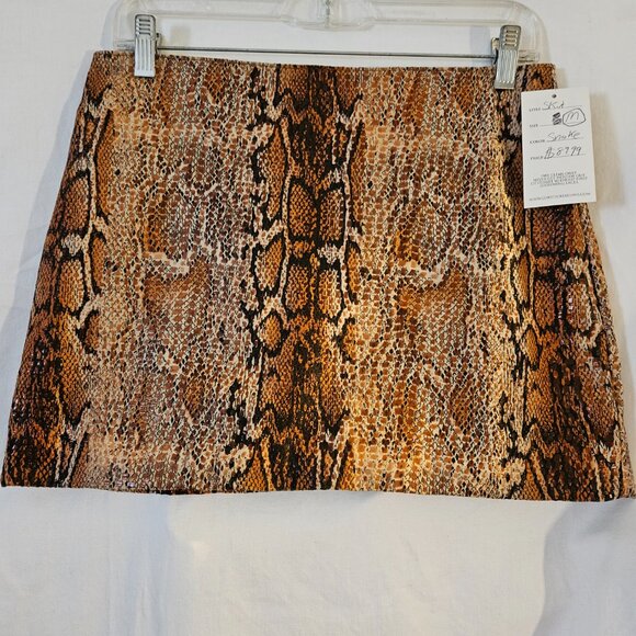 RED/GOLD NWT S/M Ruffled Rumba Botoy Shorts - Picture 6 of 15